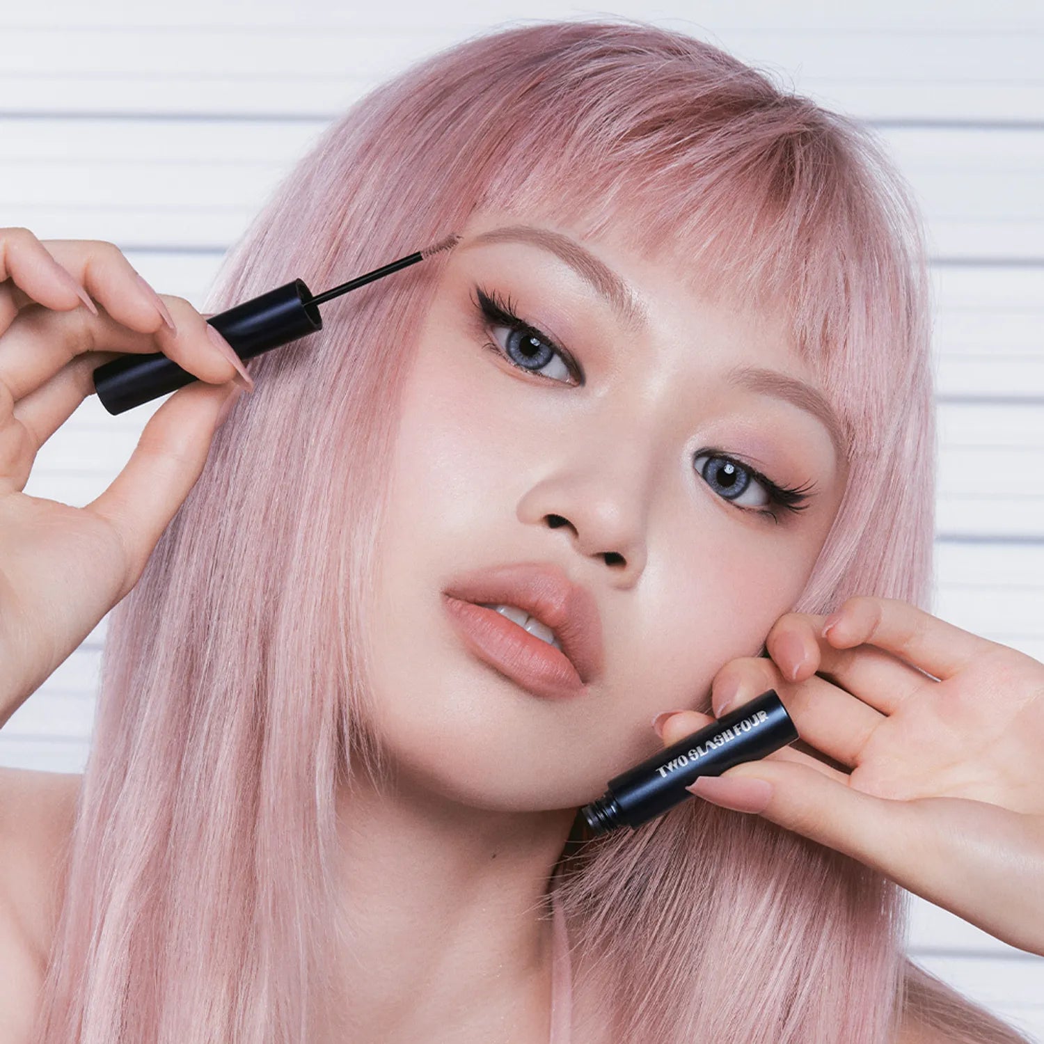 TWOSLASHFOUR Shining Brow Color Cara (3 Colors)