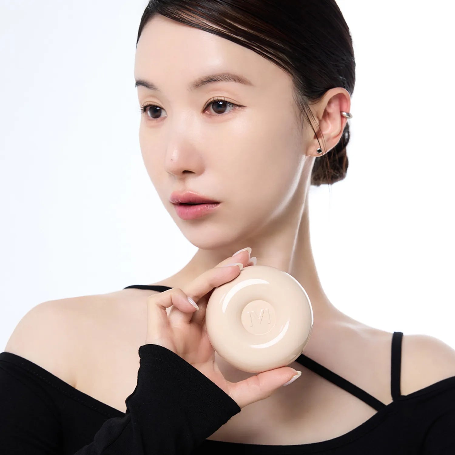 MADPEACH Velvet Matte Cushion