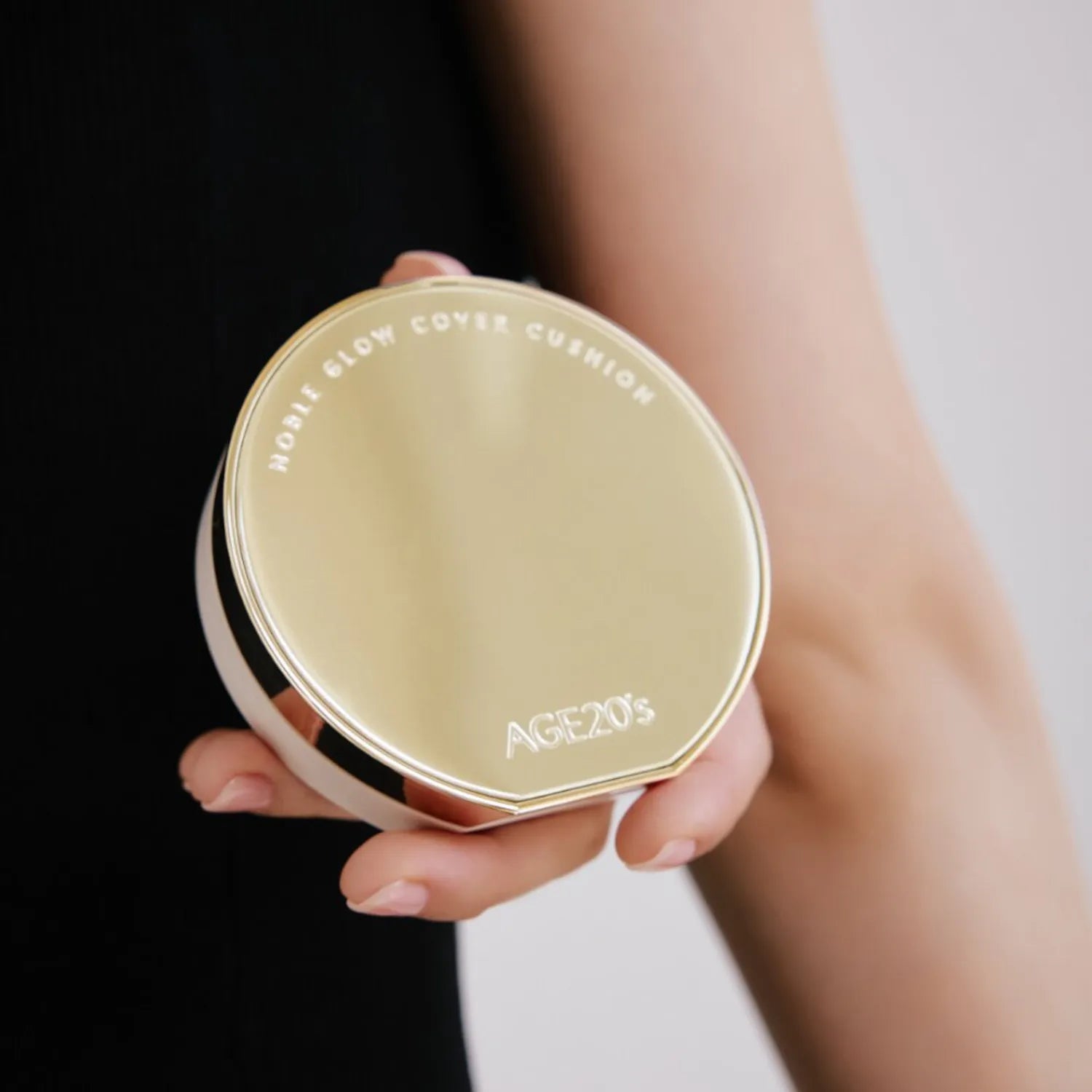 AGE 20&rsquo;s Noble Glow Cover Cushion (Main Product + Refill)