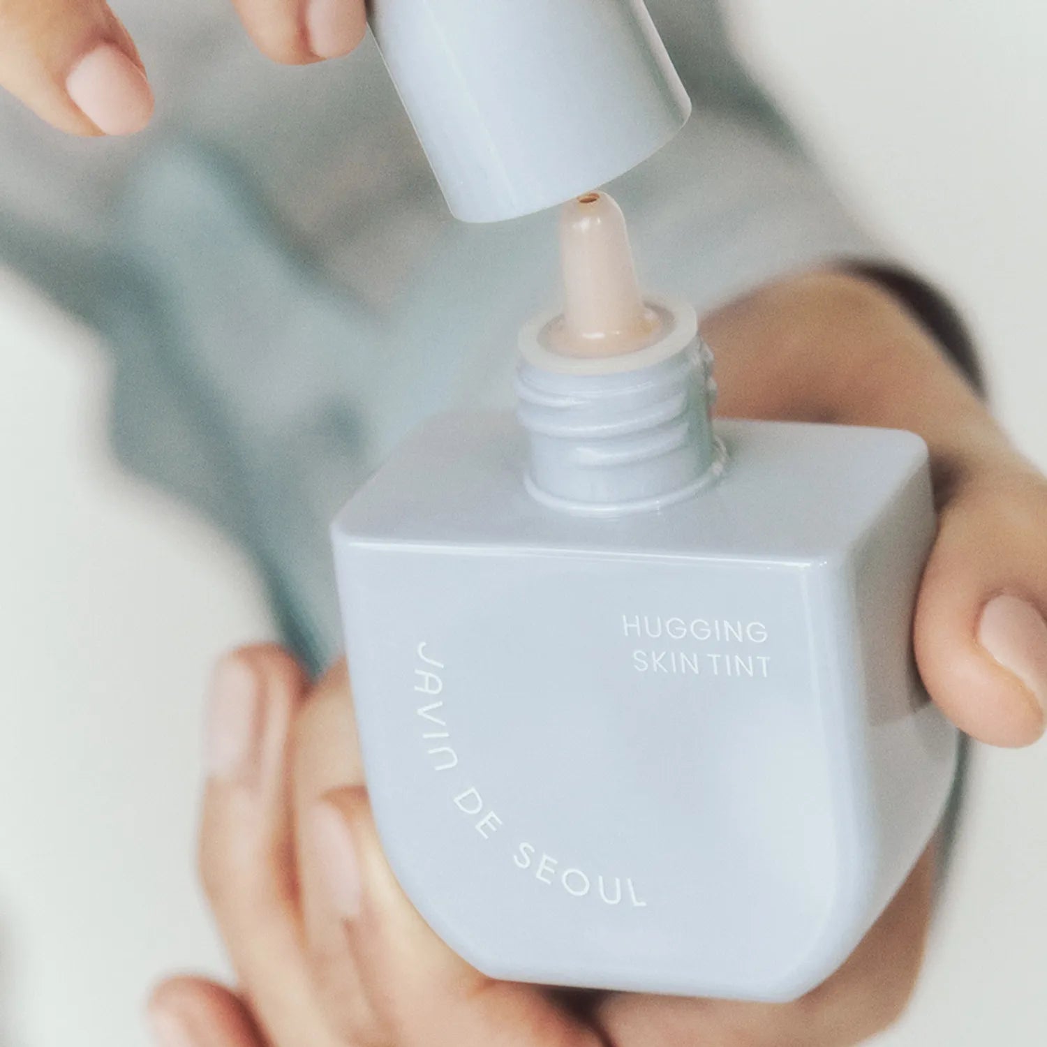 JAVIN DE SEOUL Hugging Skin Tint