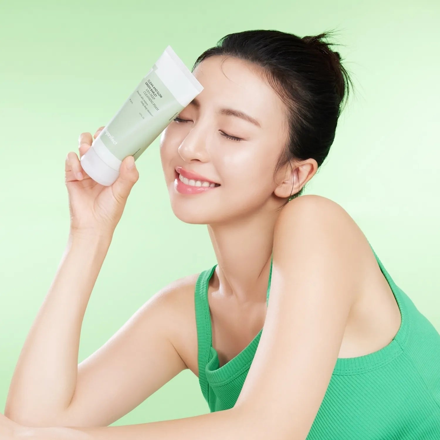 veganifect. Clean & Glow Green Barley LHA Deep Cleansing Foam 165ml