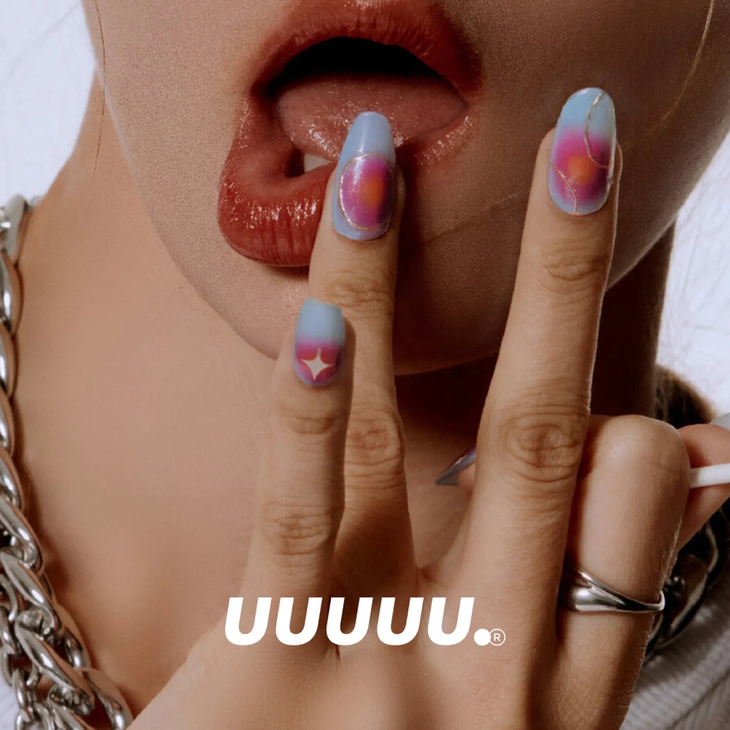 UUUUU Gel Nail 323. CHERRY 52g