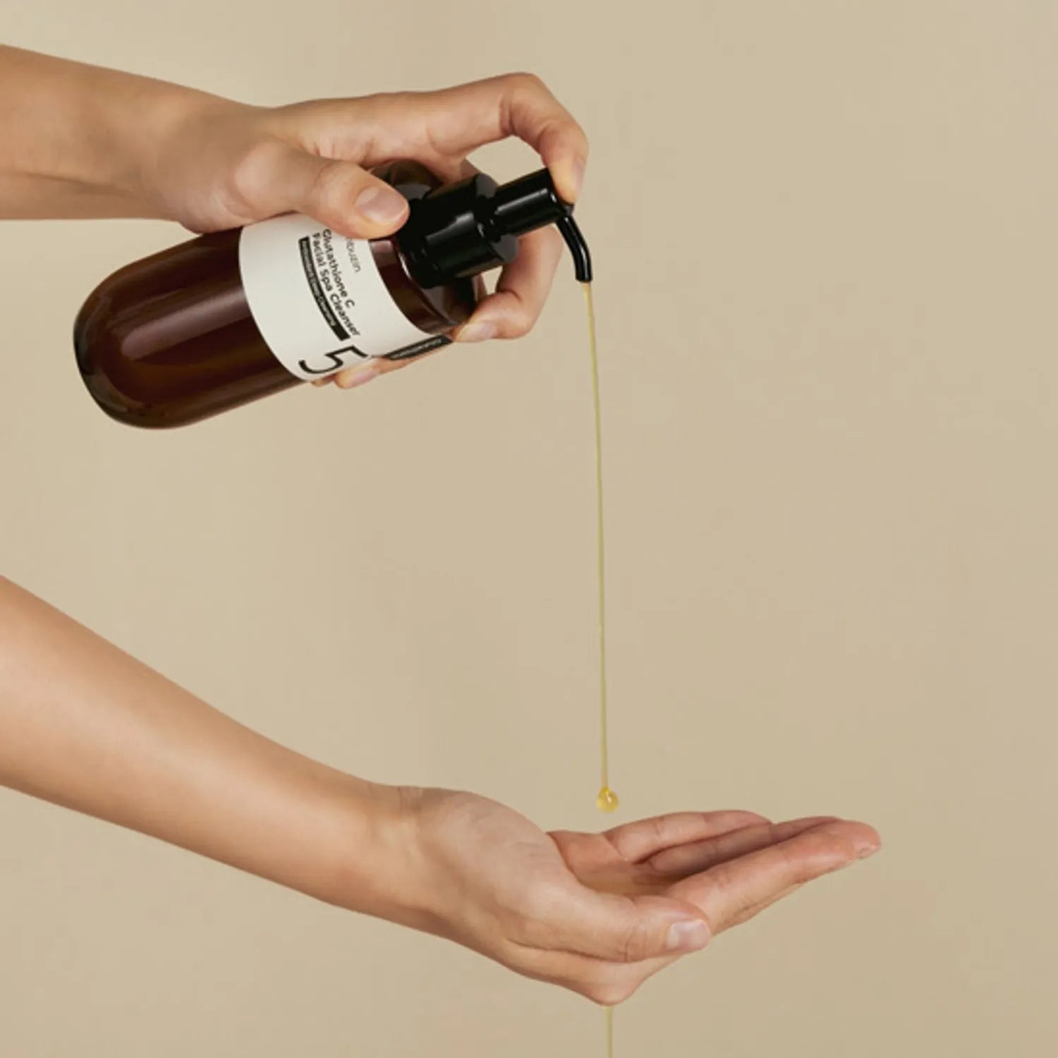 numbuzin No. 5 Glutathione C Facial Spa Cleanser 300ml Large Volume