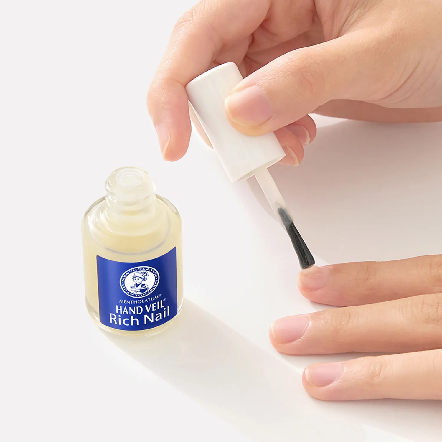 MENTHOLATUM Hand Veil Beauty Premium Rich Nail Repair Coat
