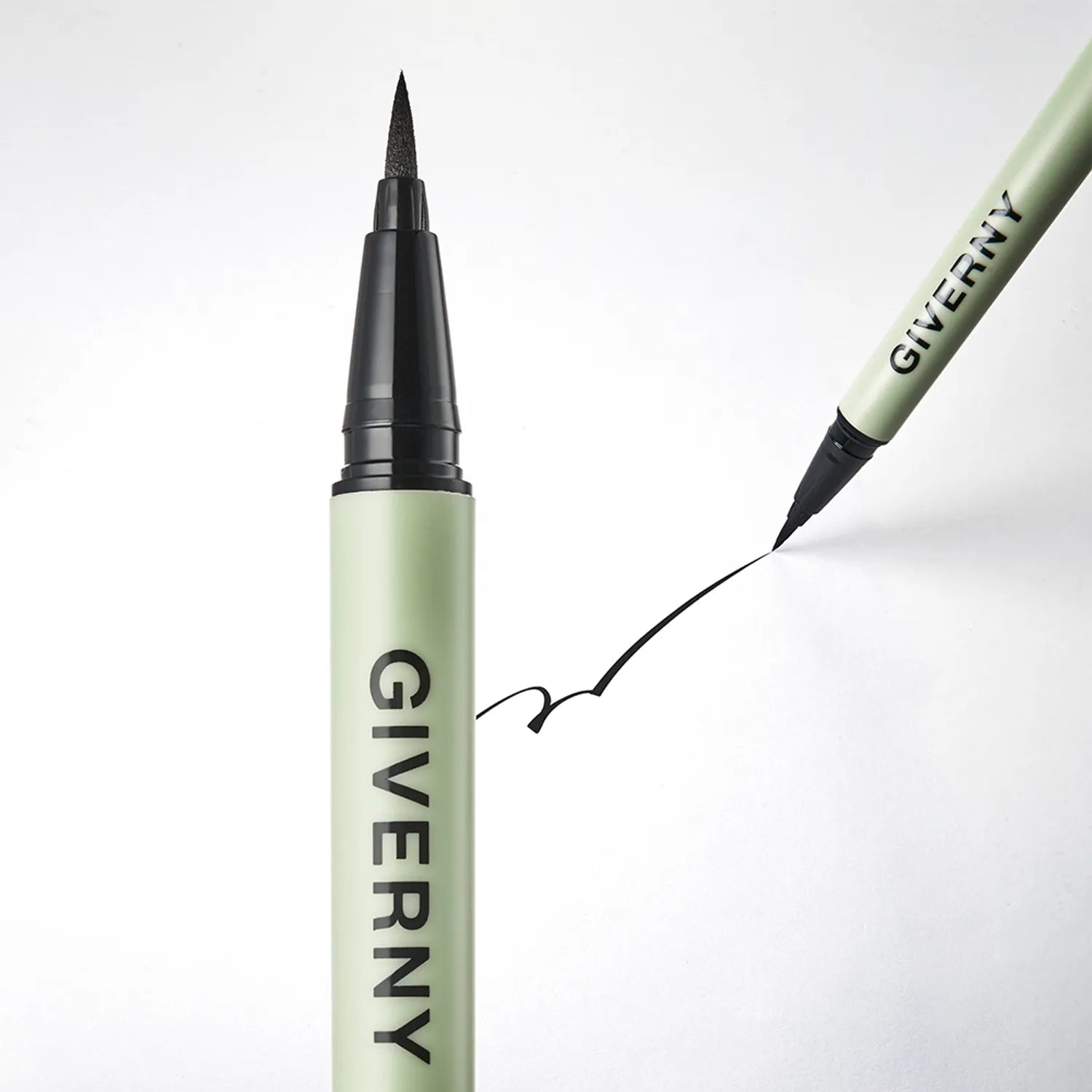 Giverny Milchak Pen Liner 0.6g 3 Colors