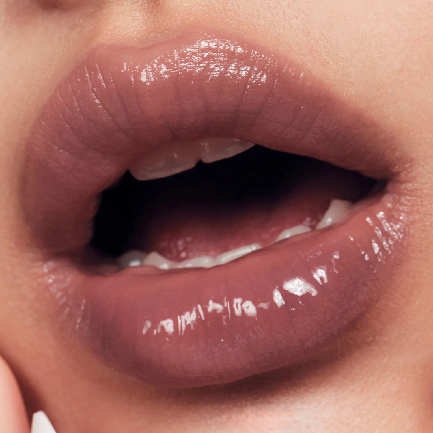 RISKY Be Bold Lip Gloss (19 Colors)