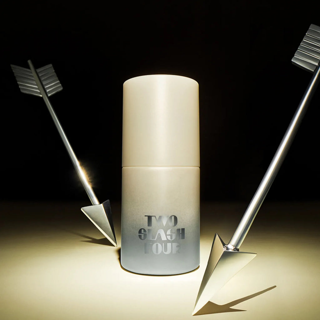 TWO SLASH FOUR Flash Spot Concealer 13.5g Pale Lemon