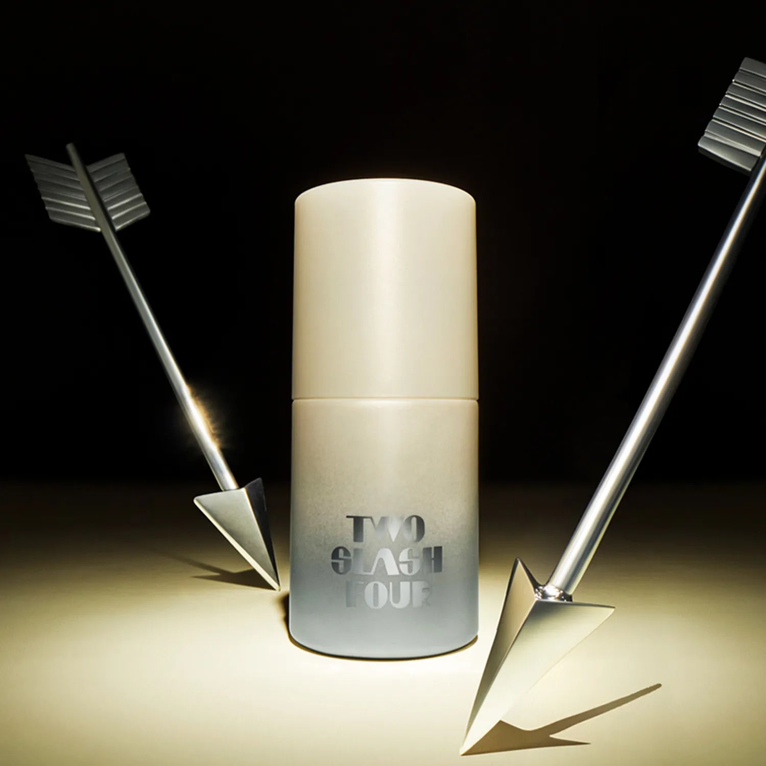 TWO SLASH FOUR Flash Spot Concealer 13.5g Pale Lemon