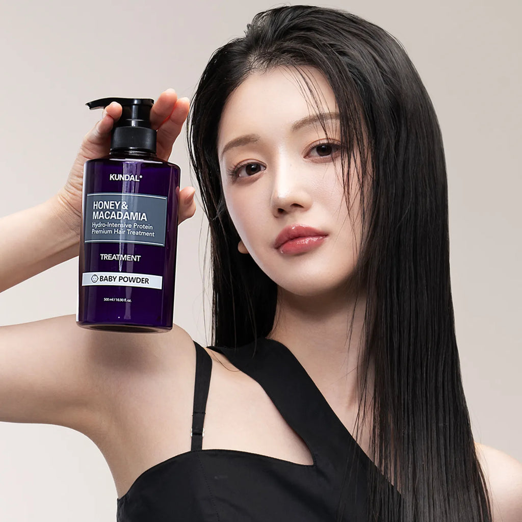 KUNDAL Honey & Macadamia Hair Treatment 300ml Baby Powder Set (+Wood Brush)