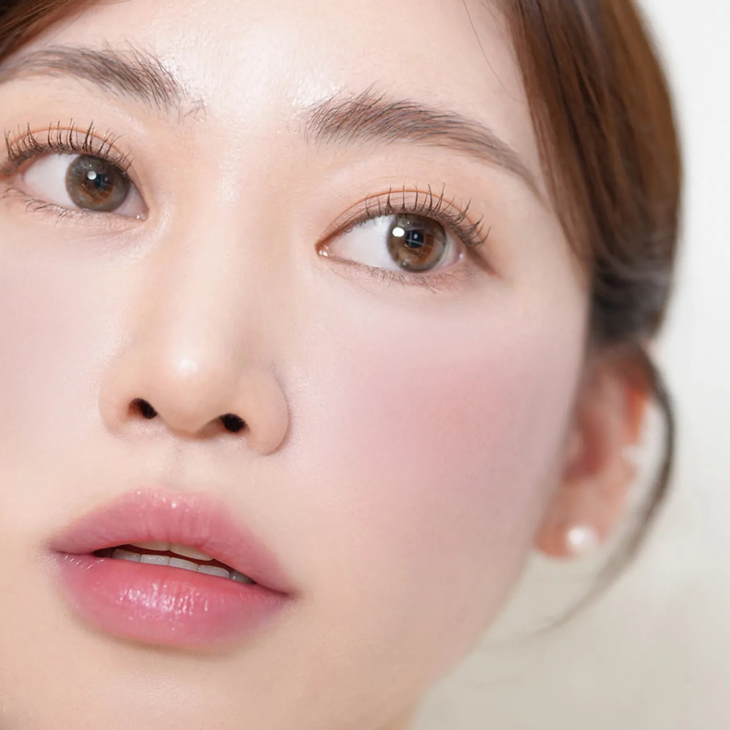 mude. Flutter Blusher (10 Colors)