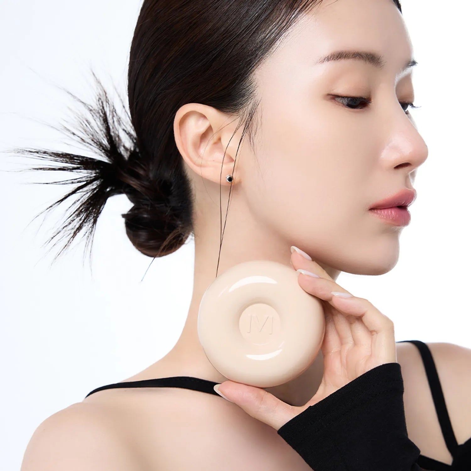 MADPEACH Velvet Matte Cushion