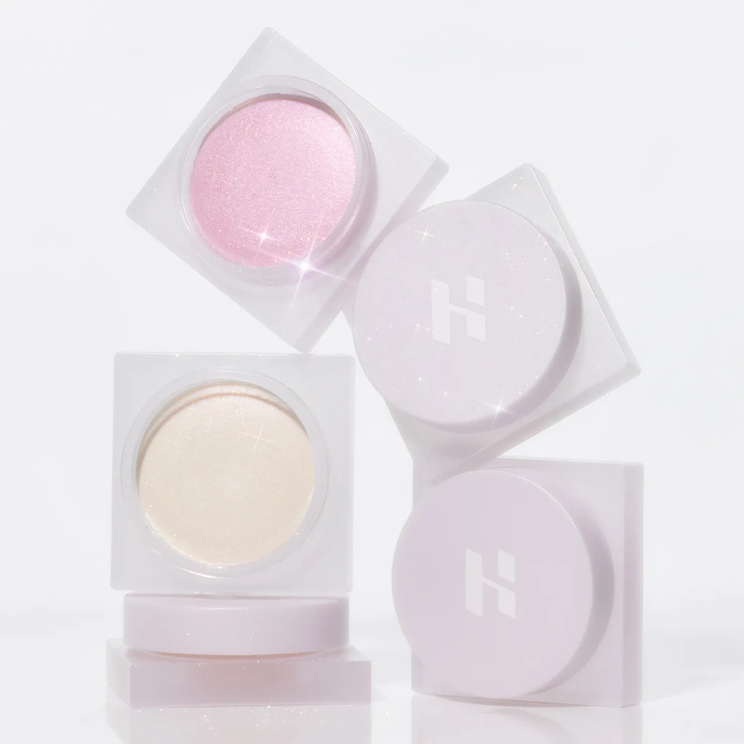 Holika Holika Luminous Milk Beam Pot 5.5g Set (+Spot Lighting Mini Brush)