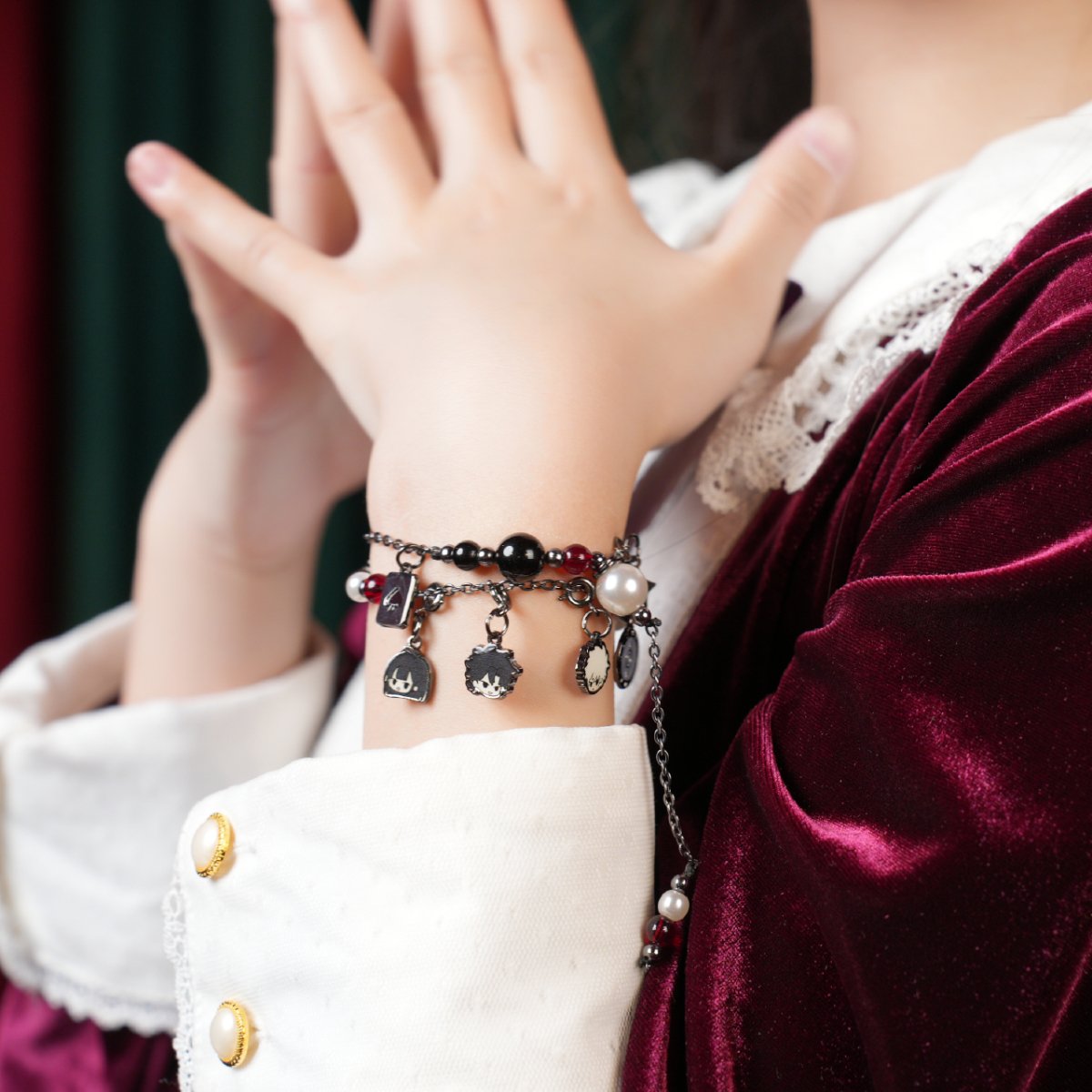 Link Click | Magic Series Necklace