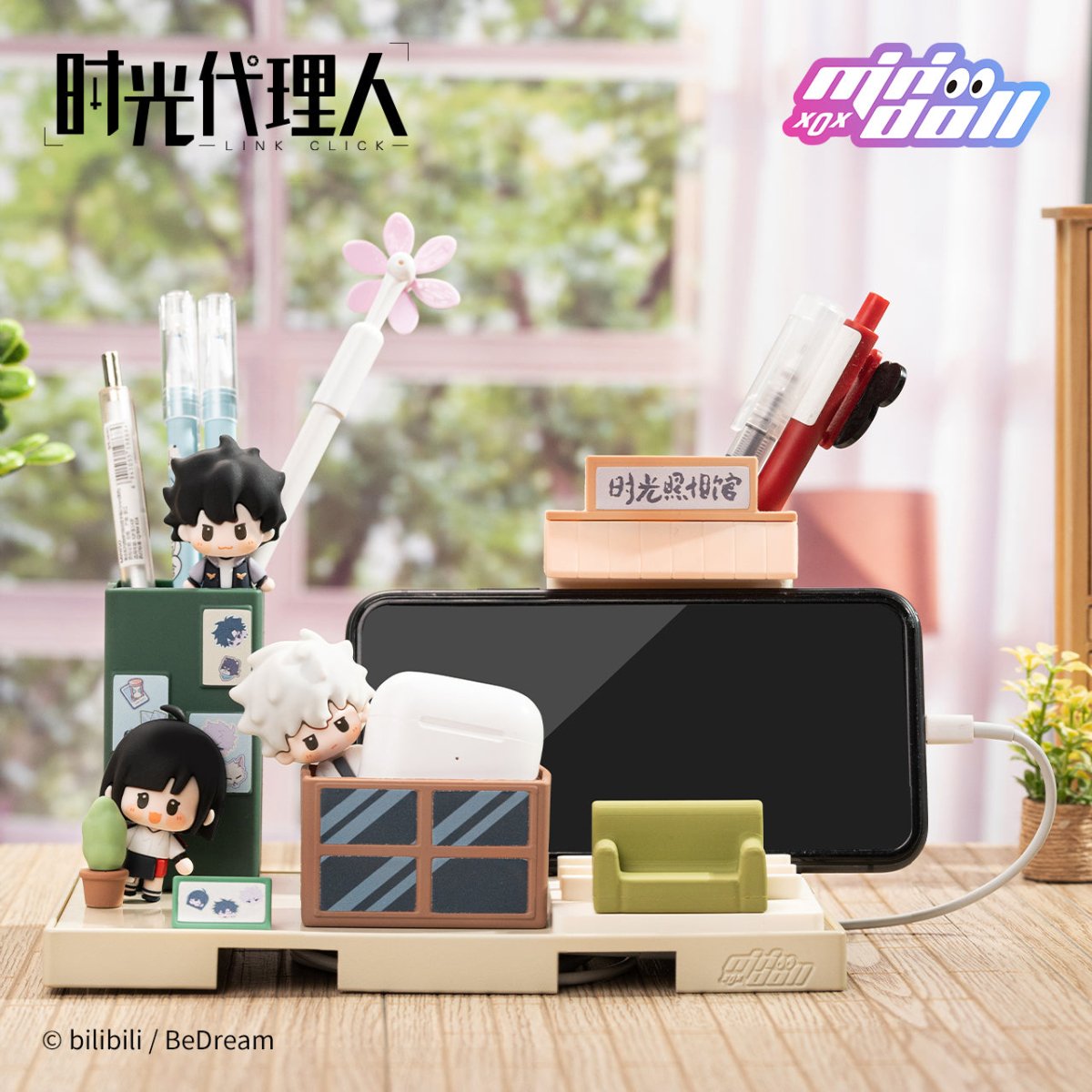 Link Click | Mini Space Fingertip Doll Desk Decor & Storage Set